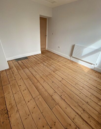 2 Bedroom Apartment To Rent In Corporation Road, Cardiff(City), CF11