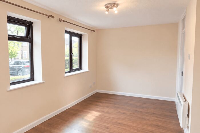 1 Bedroom Studio To Rent In Badgers Close, Hayes, UB3