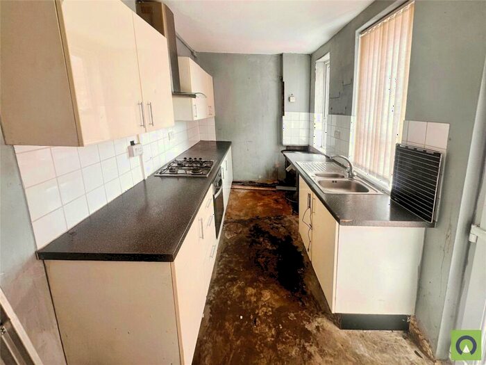 2 Bedroom End Of Terrace House For Sale In Kingsley Street, Kirkby-in-Ashfield, Nottingham, Nottinghamshire, NG17