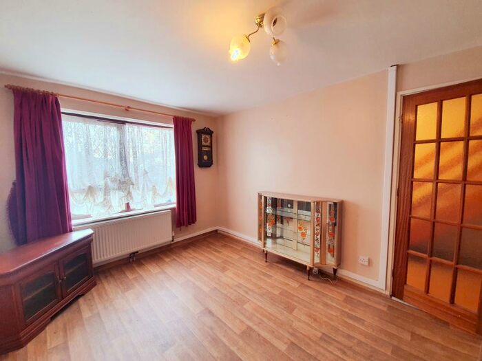 3 Bedroom House To Rent In Carwood Road, Sheffield, S4