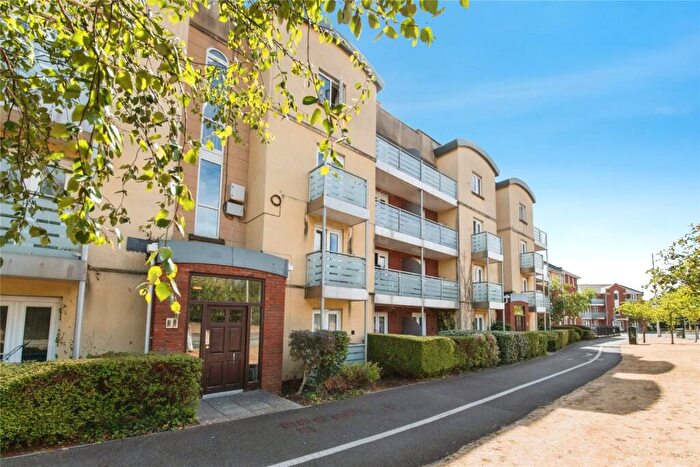 2 Bedroom Flat For Sale In Heraldry Walk, Exeter, Devon, EX2
