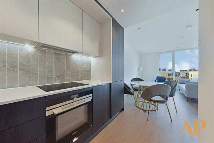 1 Bedroom Apartment To Rent In Phoneix Court, Gasholder Place, London, SE11