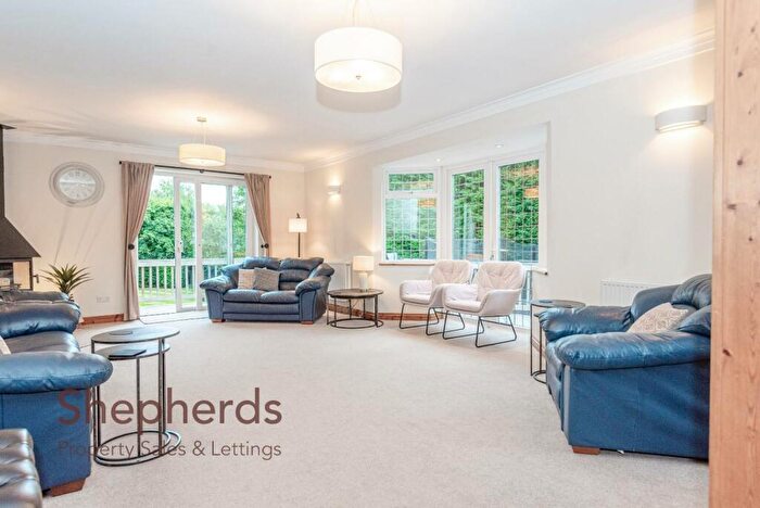 5 Bedroom Detached House For Sale In Hertford Road Woollens Brook, Hoddesdon, EN11
