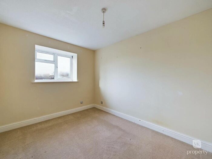 3 Bedroom End Of Terrace House For Sale In Catchpole Close, Greenleys, MK12