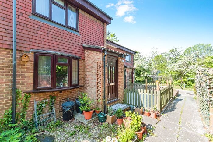 1 Bedroom Terraced House For Sale In Conifer Gardens, Sutton, SM1