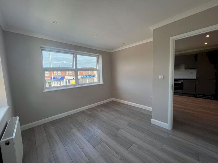 1 Bedroom Flat To Rent In Long Lane, Uxbridge, UB10