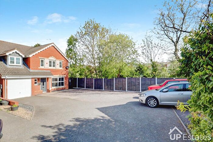 5 Bedroom Detached House For Sale In Lilleburne Drive, The Shires, Nuneaton, CV10
