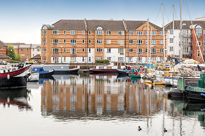 1 Bedroom Apartment To Rent In Transom Close, London, SE16