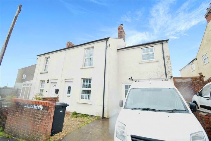 3 Bedroom Guest House To Rent In Abbey Street, Cinderford, GL14