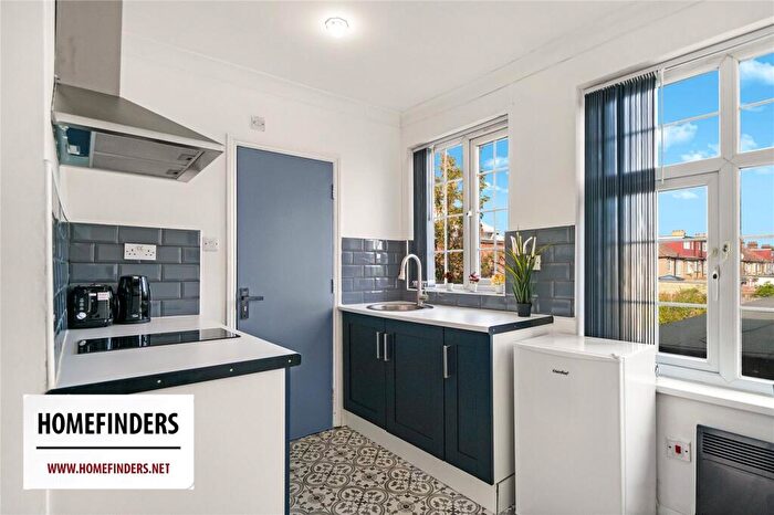 1 Bedroom Apartment To Rent In Leabridge Road, London, E10