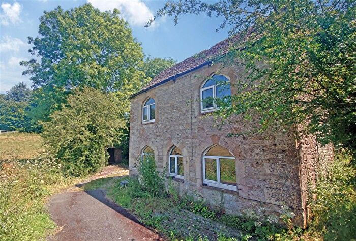 2 Bedroom Property For Sale In Andoversford, Cheltenham, GL54