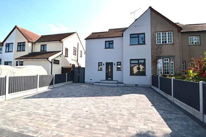 3 Bedroom Semi-Detached House To Rent In Southend Road, Stanford Le Hope, Essex, SS17