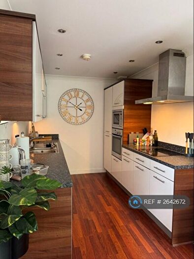 2 Bedroom Flat To Rent In Aragon Court, Leeds, LS7