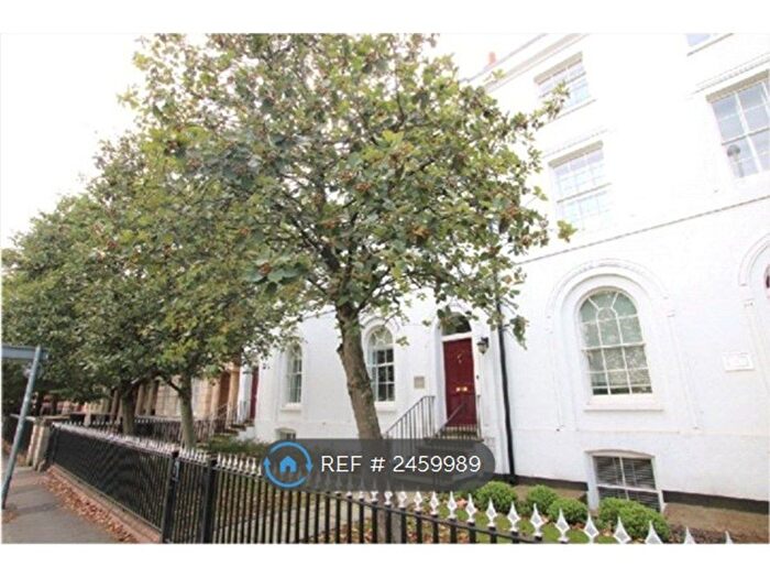 2 Bedroom Flat To Rent In London Road, Reading, RG1