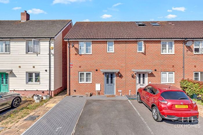2 Bedroom End Of Terrace House For Sale In Small Heath Avenue, Romford, RM3