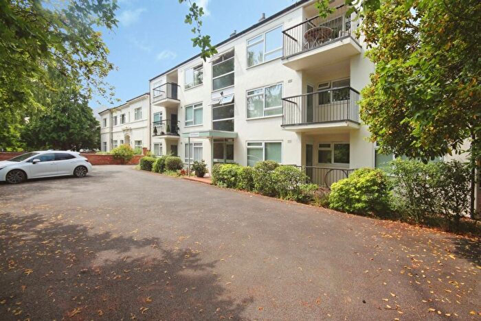 2 Bedroom Flat For Sale In Kenilworth Road, Leamington Spa, Warwickshire, CV32