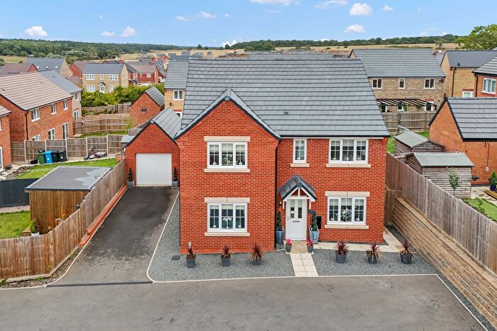 5 Bedroom Detached House For Sale In Simpson Close, Weldon, NN17