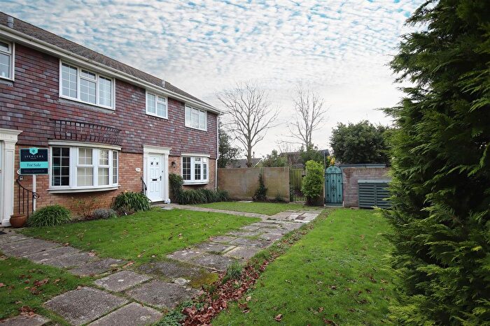 3 Bedroom End Of Terrace House To Rent In Grafton Gardens, Pennington, Lymington, SO41