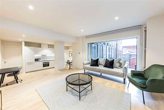 2 Bedroom Flat To Rent In Star Yard, London, WC2A