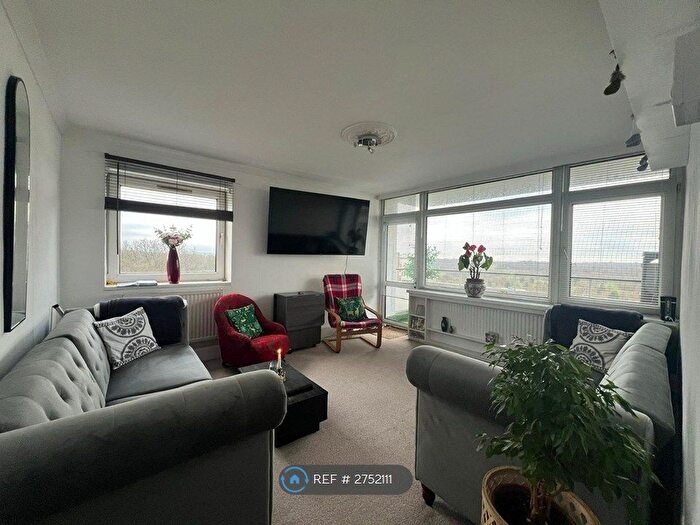2 Bedroom Flat To Rent In Westmark Point, London, SW15