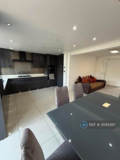 4 Bedroom Terraced House To Rent In Rosebery Avenue, Harrow, HA2