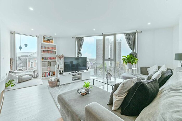 2 Bedroom Flat For Sale In Newgate Tower, Croydon, CR0