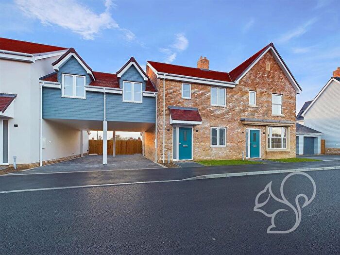 3 Bedroom Semi-Detached House For Sale In Hanningfield Park, Chelmsford, CM3