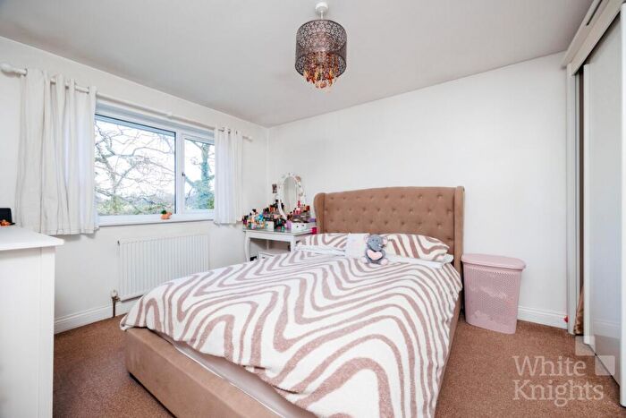 3 Bedroom Terraced House For Sale In Clements Close, Spencers Wood, Reading, Berkshire, RG7