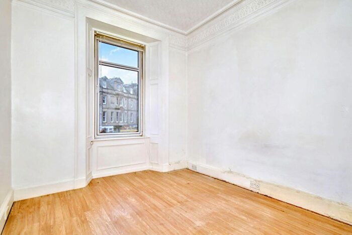 1 Bedroom Flat For Sale In A Eastgate Peebles, EH45