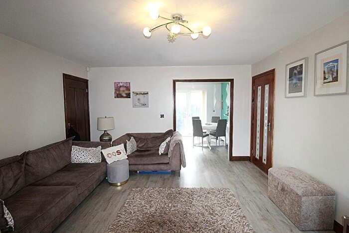 3 Bedroom Semi-Detached House For Sale In Woodside View, Bolton-upon-Dearne, Rotherham, S63