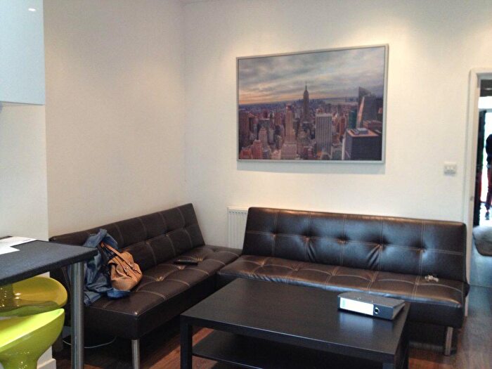 5 Bedroom House To Rent In Warwards Lane, Selly Oak, B29