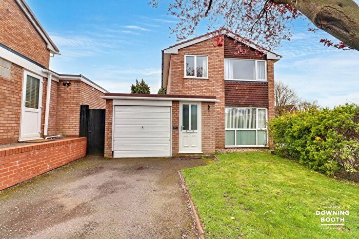3 Bedroom Detached House For Sale In Terry Close, Lichfield, WS13