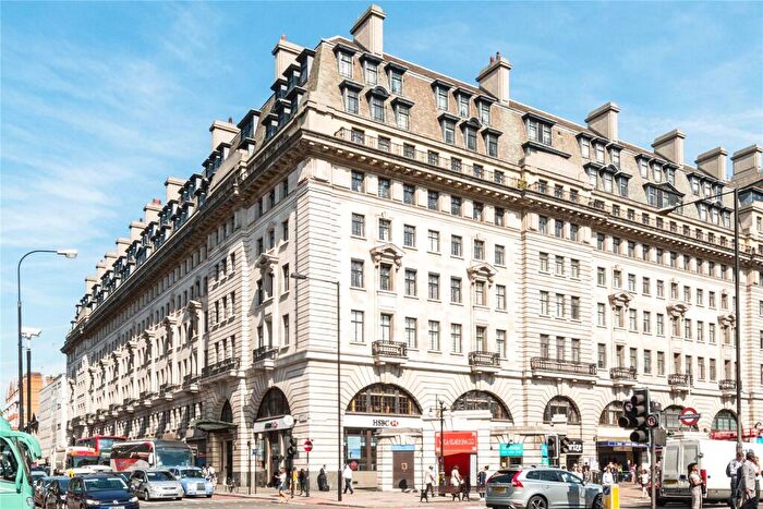 3 Bedroom Flat To Rent In Chiltern Court, Baker Street, London, NW1