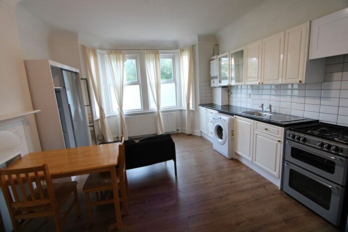 1 Bedroom Flat To Rent In Fayland Road, London, SW16
