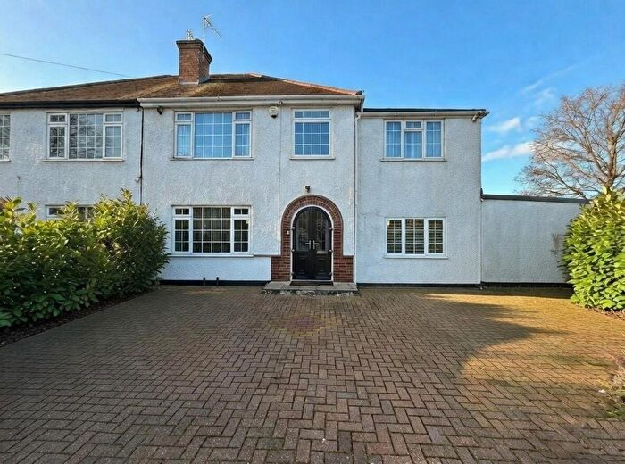 5 Bedroom Semi Detached House To Rent In Windsor Avenue, Uxbridge, UB10