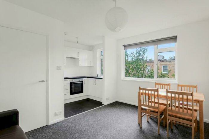 3 Bedroom Apartment To Rent In Prince Of Wales Road, Kentish Town, NW5