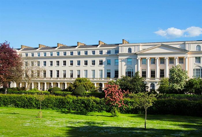 2 Bedroom Flat For Sale In York Terrace West, Regent's Park, NW1