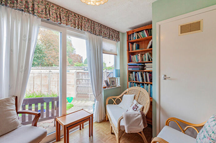 3 Bedroom Semi-Detached House For Sale In St Omer Road, Oxford, OX4