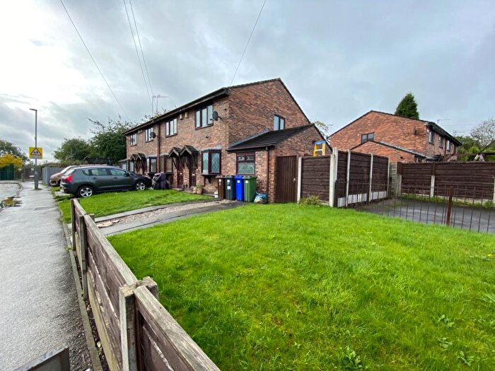 2 Bedroom House To Rent In Broomgrove Lane, Denton, Manchester, M34