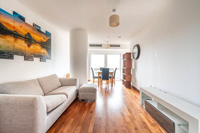 1 Bedroom Flat To Rent In River Heights, Stratford, London, E15