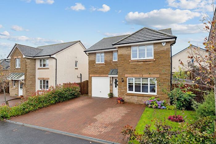 4 Bedroom Detached House For Sale In Healds Drive, Strathaven, Lanarkshire, ML10