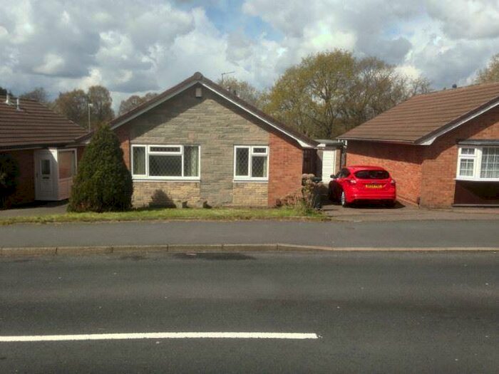 2 Bedroom Bungalow To Rent In Woodbury Road, Halesowen, B62