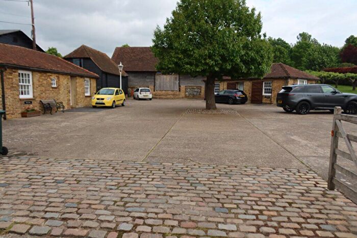 Studio To Rent In Lodge Barn, Canada Farm Road, Dartford, Kent, – Studio, DA2
