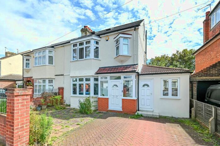5 Bedroom Semi-Detached House To Rent In Onslow Road, New Malden, KT3