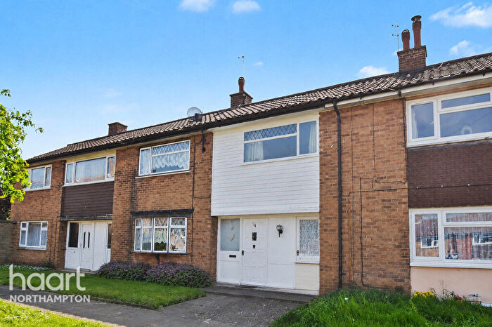 3 Bedroom Terraced House For Sale In Swale Drive, Northampton, NN5