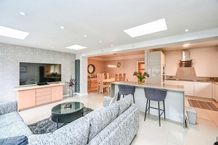 3 Bedroom Bungalow For Sale In Agnes Road, Blundellsands, Liverpool, L23
