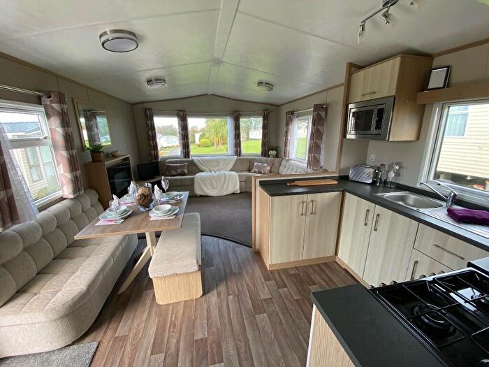 2 Bedroom Caravan For Sale In Wood Park, SA70