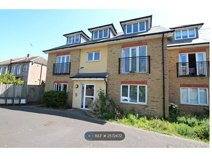 2 Bedroom Flat To Rent In Ravine Grove, London, SE18