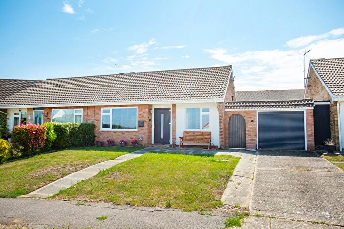 2 Bedroom Bungalow For Sale In Shamrock Avenue, Whitstable, CT5