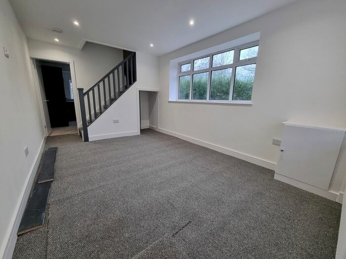 2 Bedroom End Of Terrace House To Rent In Oldham Road, Springhead, Oldham, OL4